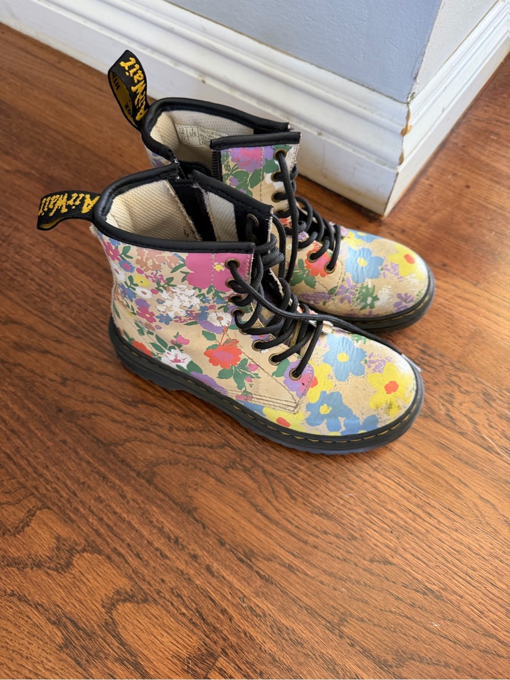 Dr. Martens Kids Floral Lace-Up Boots - Pink, Yellow & Blue